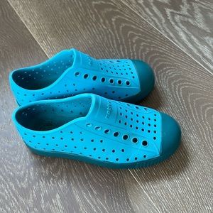 Native shoes blue c11